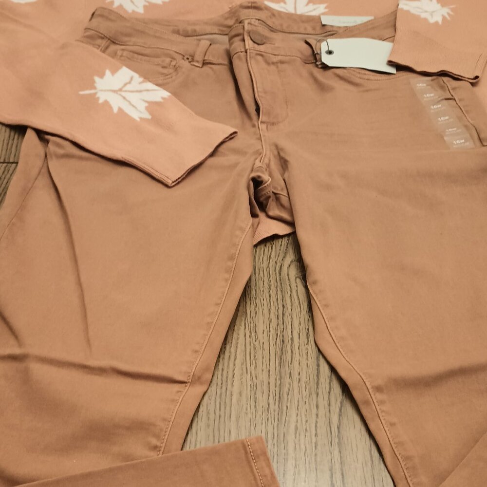 Maurices Size 16W Tan Mid Rise Jeggings (NWT)